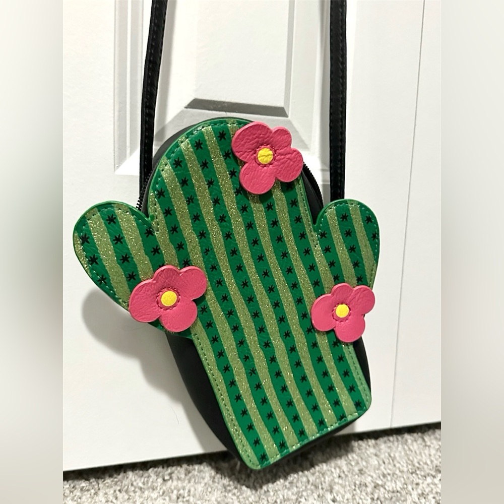 No Boundaries Cactus Novelty Crossbody Bag Floral Green Pink Women’s Accessories